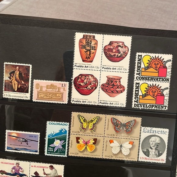 USPS 1977 Stamp Album Mint Set of Commemorative Stamps 27 Unmarked Stamps - Picture 7 of 9